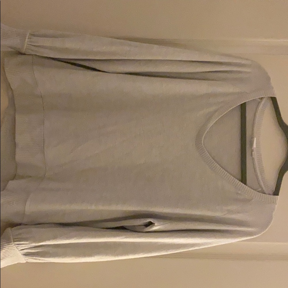 Gap sweater